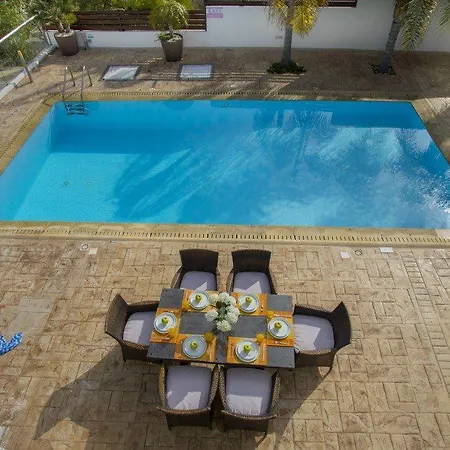 Imagine You And Your Family Renting This 13 * Protaras