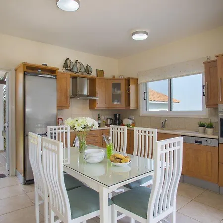 Villa Imagine You And Your Family Renting This 13