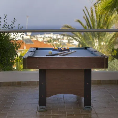 Imagine You And Your Family Renting This 13 Villa *