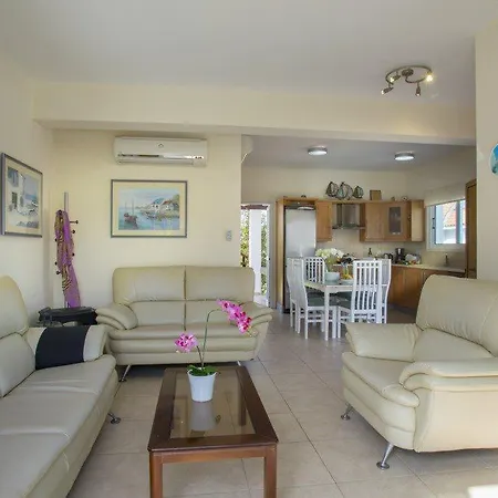 Imagine You And Your Family Renting This 13 *