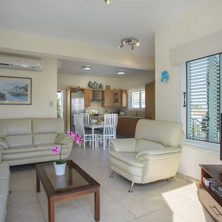 Villa Imagine You And Your Family Renting This 13 *